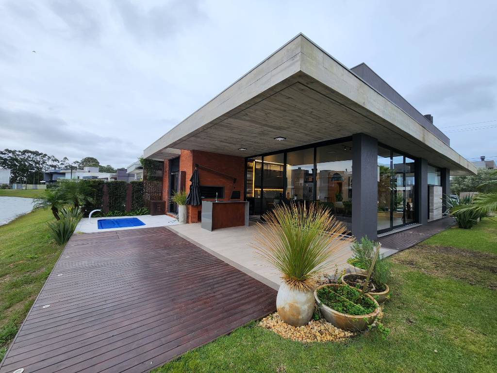 Casa em Condomínio 4 dormitórios para venda, Parque Antártica em Capão da Canoa | Ref.: 15689