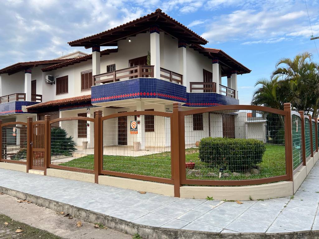 Sobrado Geminado 4 dormitórios para venda, Zona Nova em Capão da Canoa | Ref.: 17988
