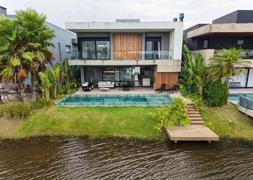 Casa em Condomínio 5 dormitórios para aluguel, Centro em Xangri-lá | Ref.: 18831